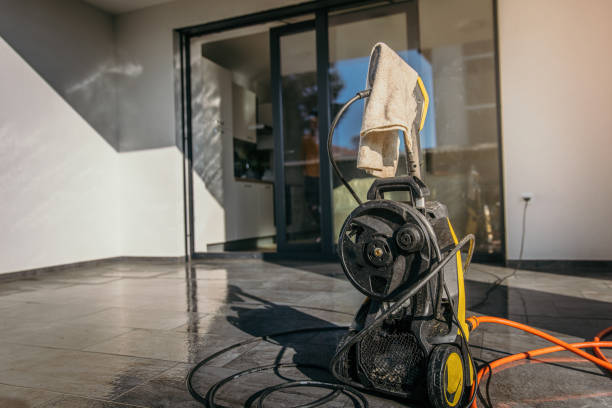 Animal Enclosure Cleaning in Slaton, TX